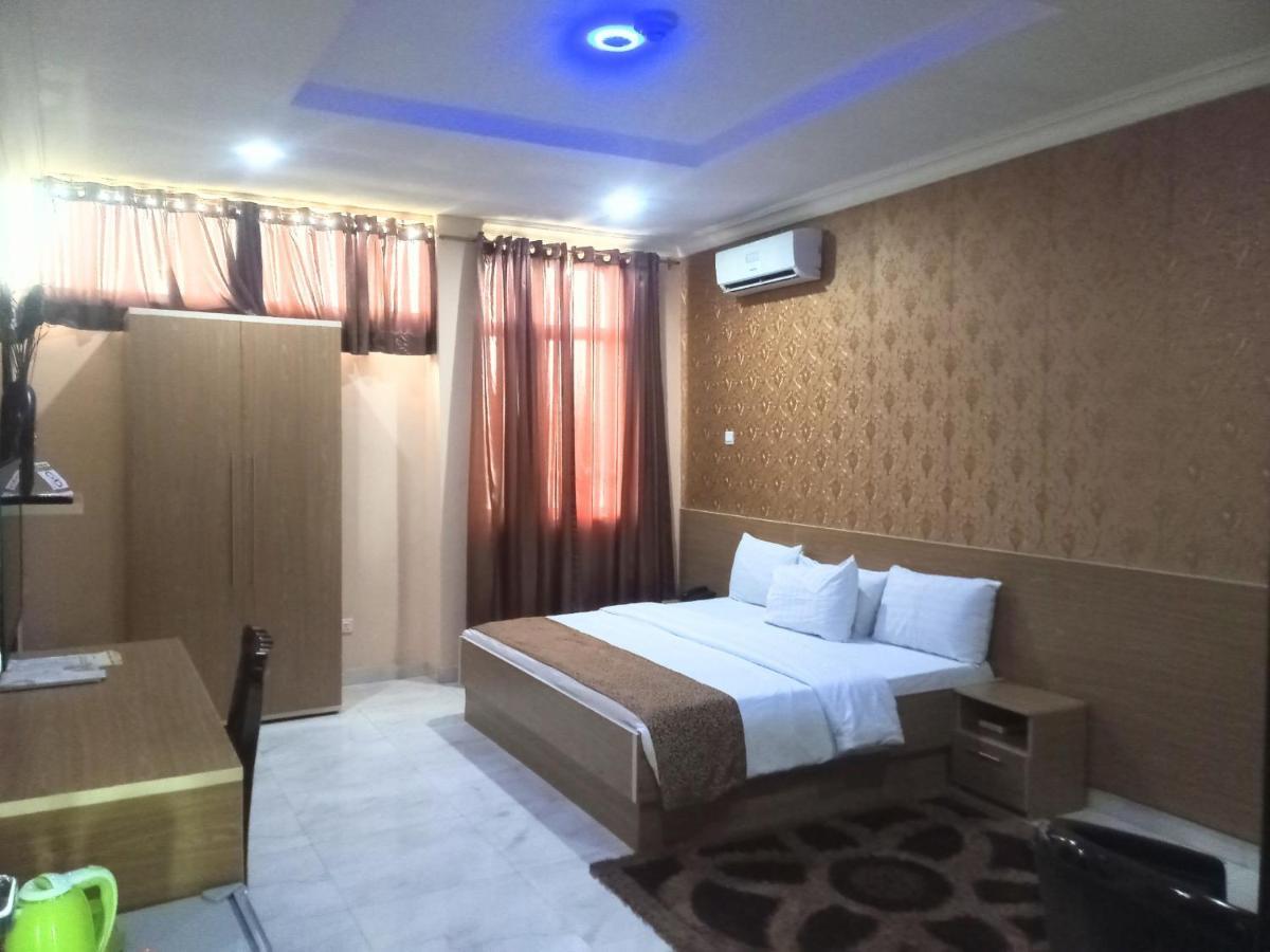 Fawzy Hotel Ibadan Exteriör bild