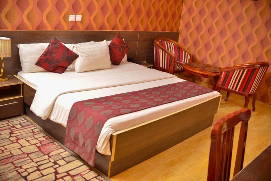 Fawzy Hotel Ibadan Exteriör bild