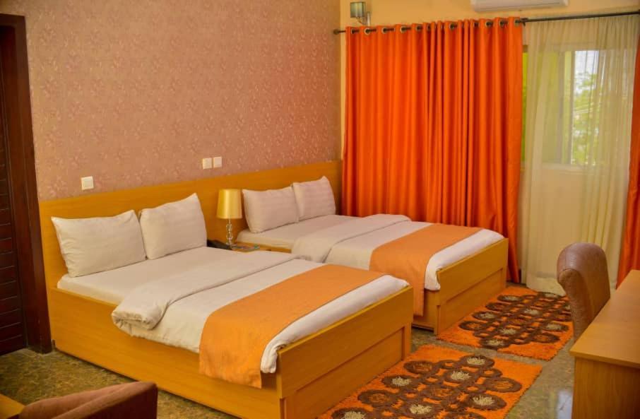 Fawzy Hotel Ibadan Exteriör bild