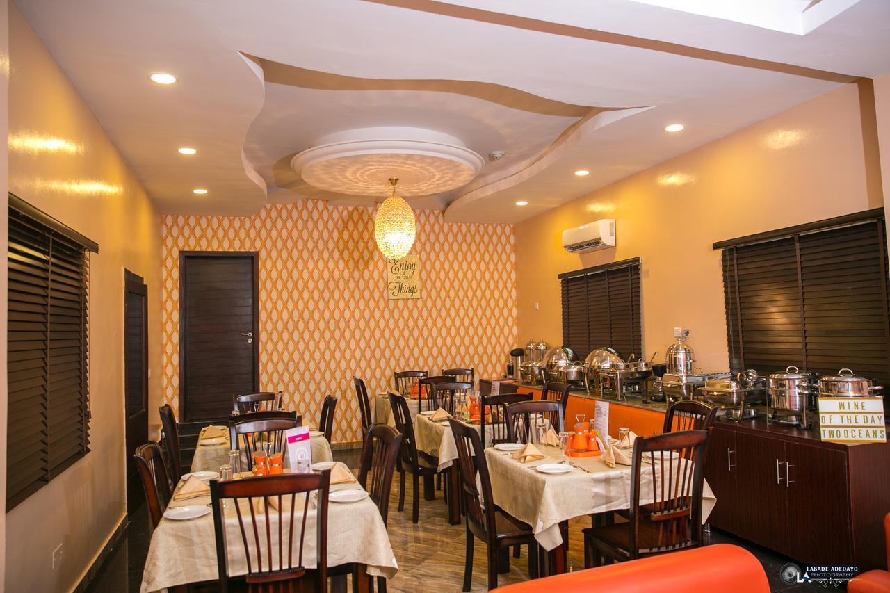 Fawzy Hotel Ibadan Exteriör bild